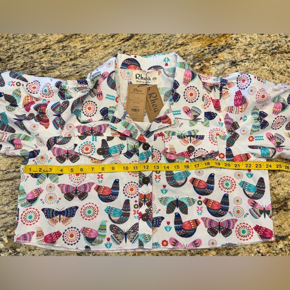 NWT Rhea Birds/Butterflies Cropped Jacket/Shacket Size L/XL Very Lightweight - Picture 7 of 8